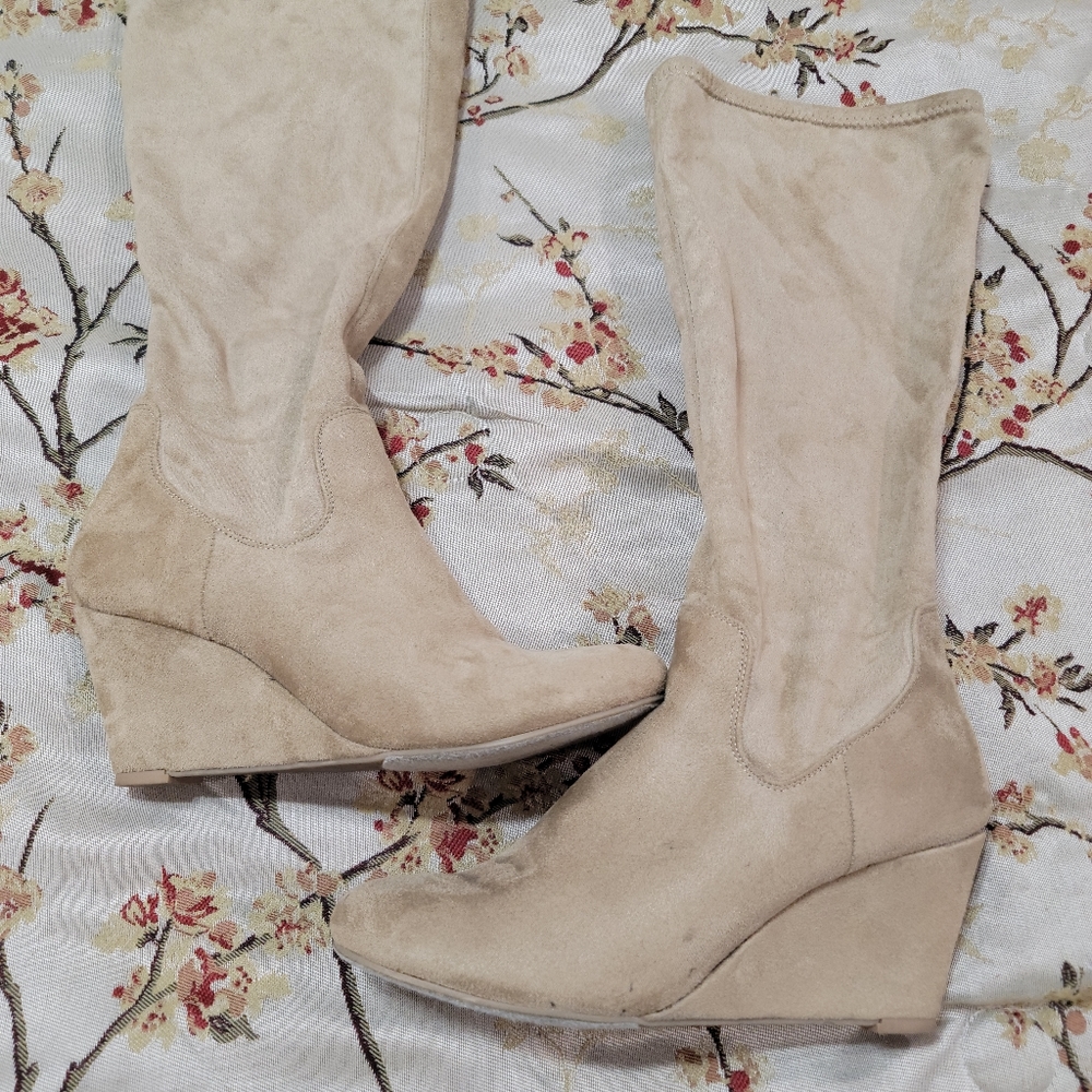 Tan/Taupe Knee Boots/Stretches